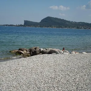 il-volto-del-lago-bb-roomsapartments.it-lombardy.com/